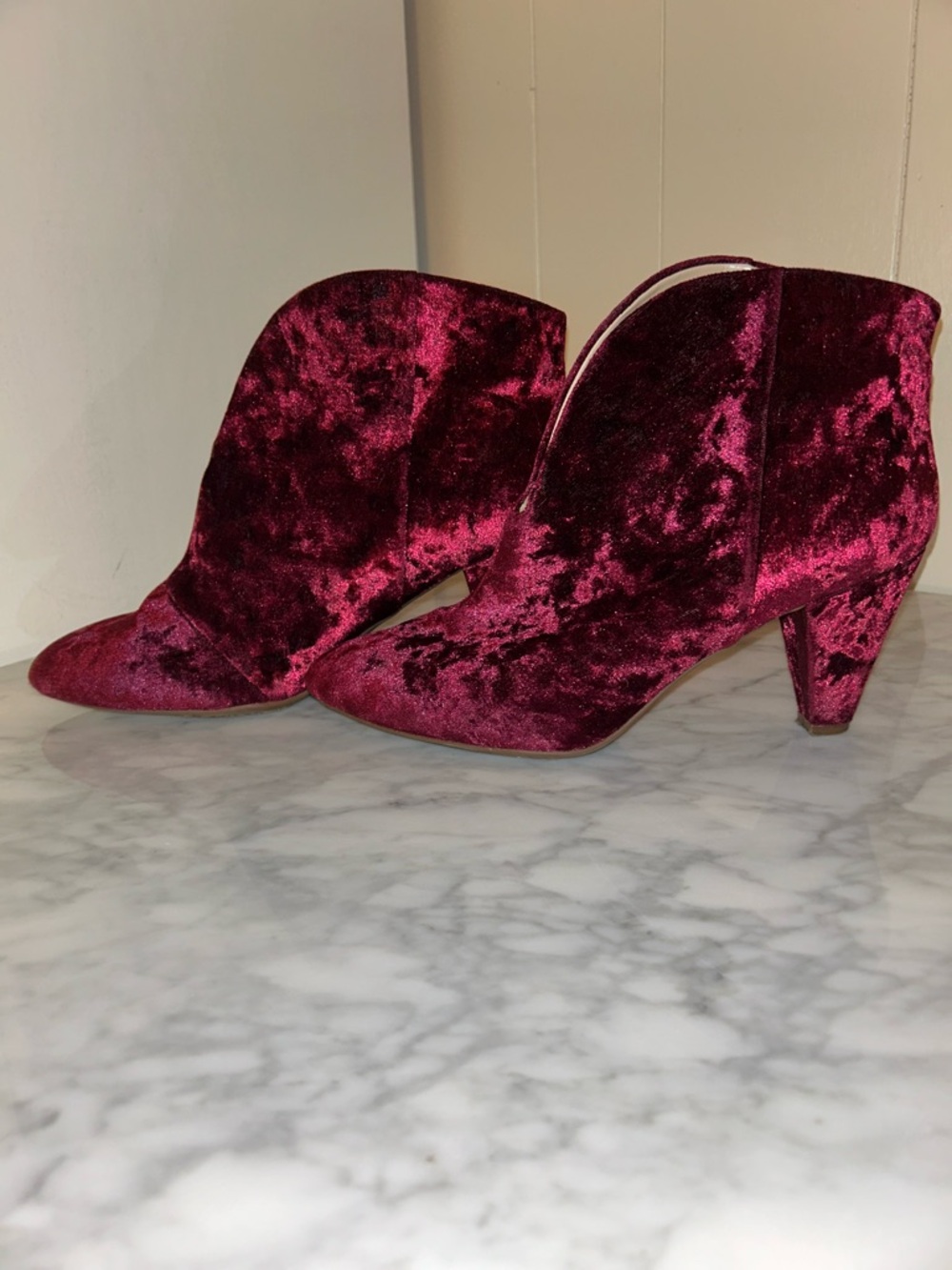 Vince Camuto Evanata Velvet Bootie 10W